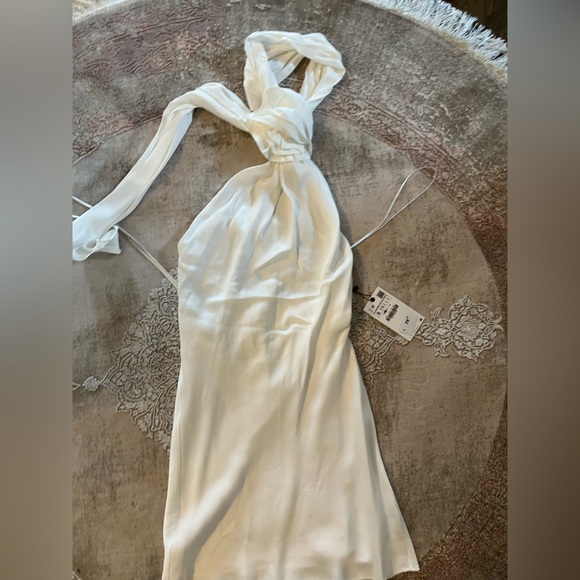 White satin open back halter dress - Picture 16 of 16